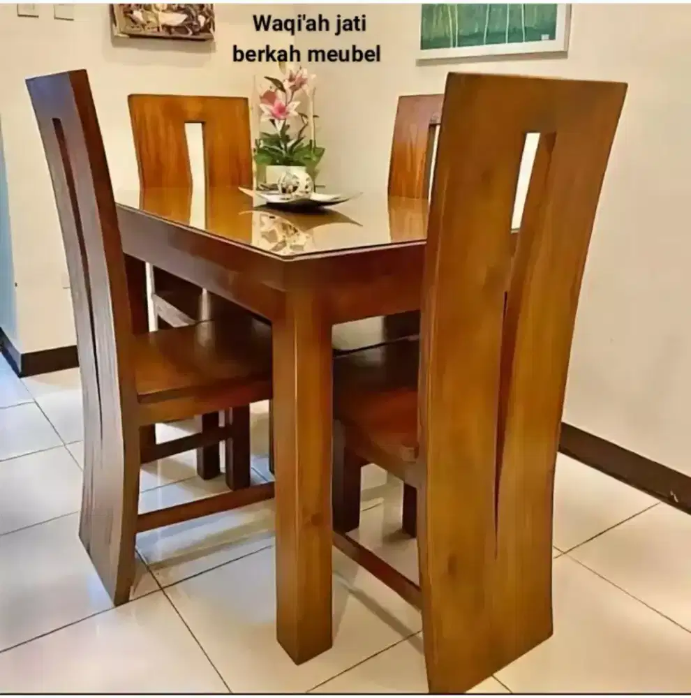 Meja Makan minimalis mewah kursi 4,bahan kayu jati tua
