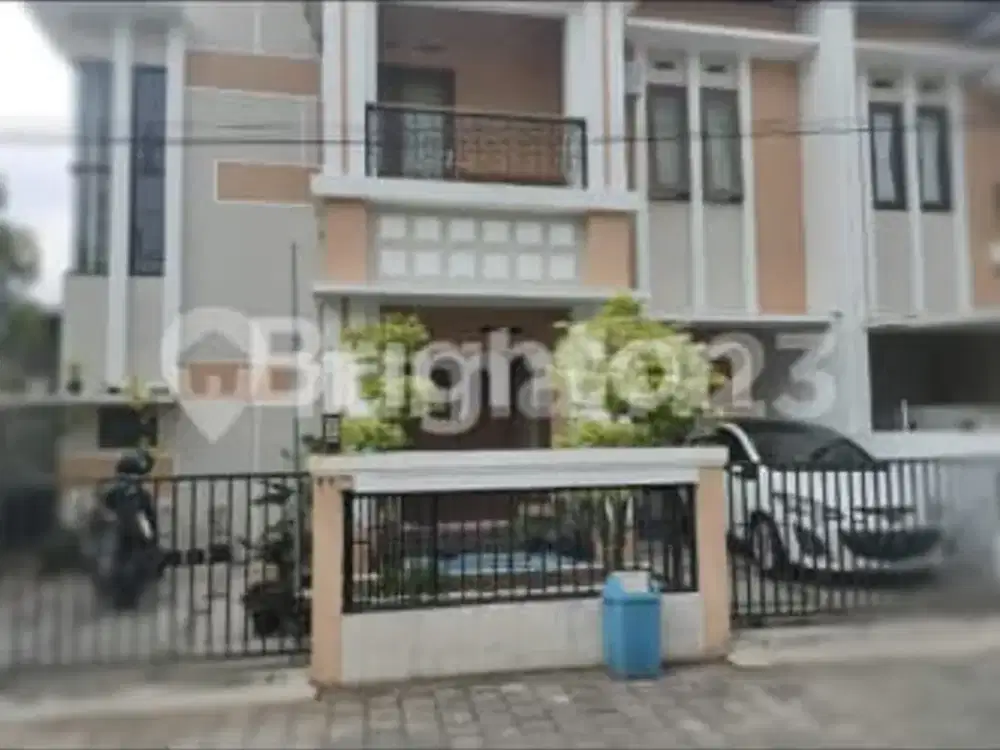 Rumah Sultan 2lt Dlm Perumahan
