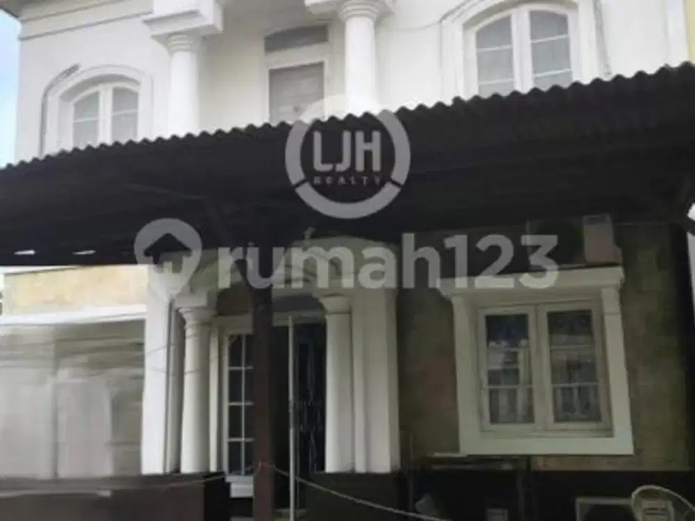 Rumah Cantik, Aman di Raffles Hills, Cibubur, Depok, Jawa Barat.