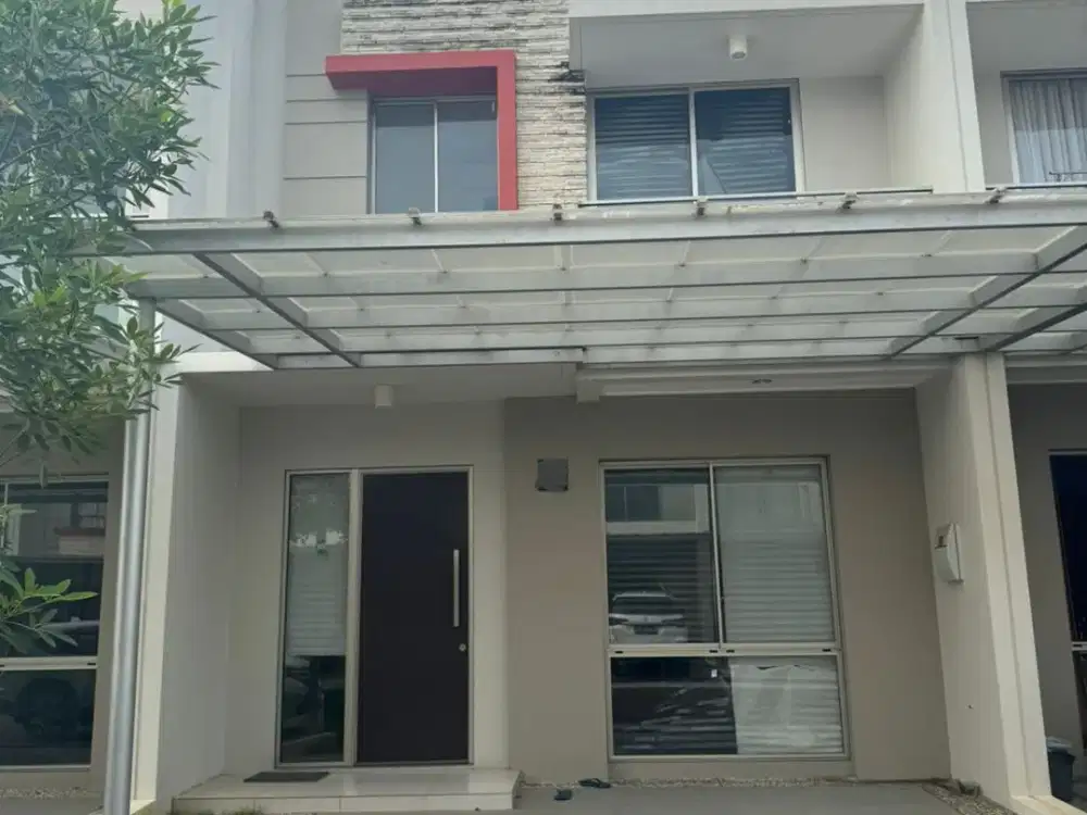 DISEWAKAN RUMAH PIK 2 UK 6X10 (2 LANTAI) ADA KASUR, 3 AC, HORDEN & KULKAS TERMURAH