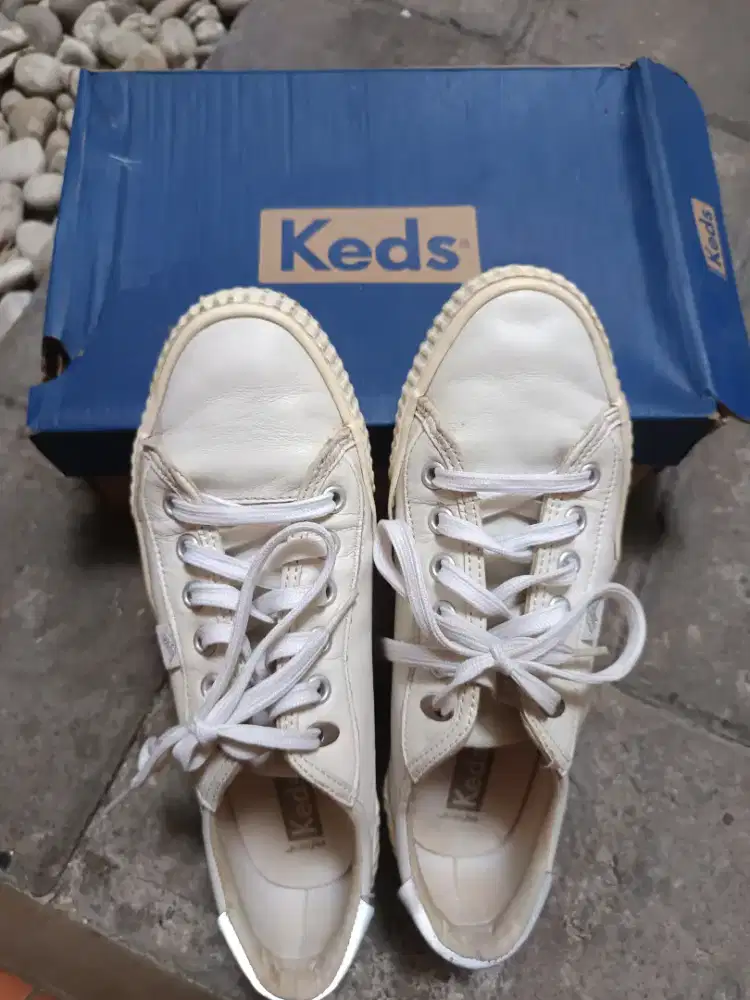 Sepatu keds demi TRX leather