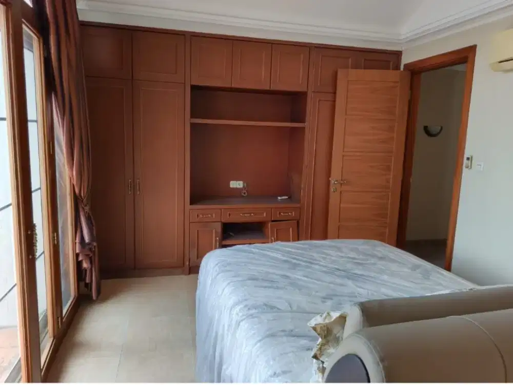 Apartemen Penthouse Kedoya Elok Jakarta Barat, Luas 358 m², Harga Rp5,5 M