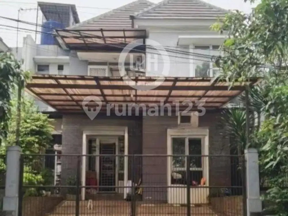Rumah Luas Siap Huni di Bukit Golf.
