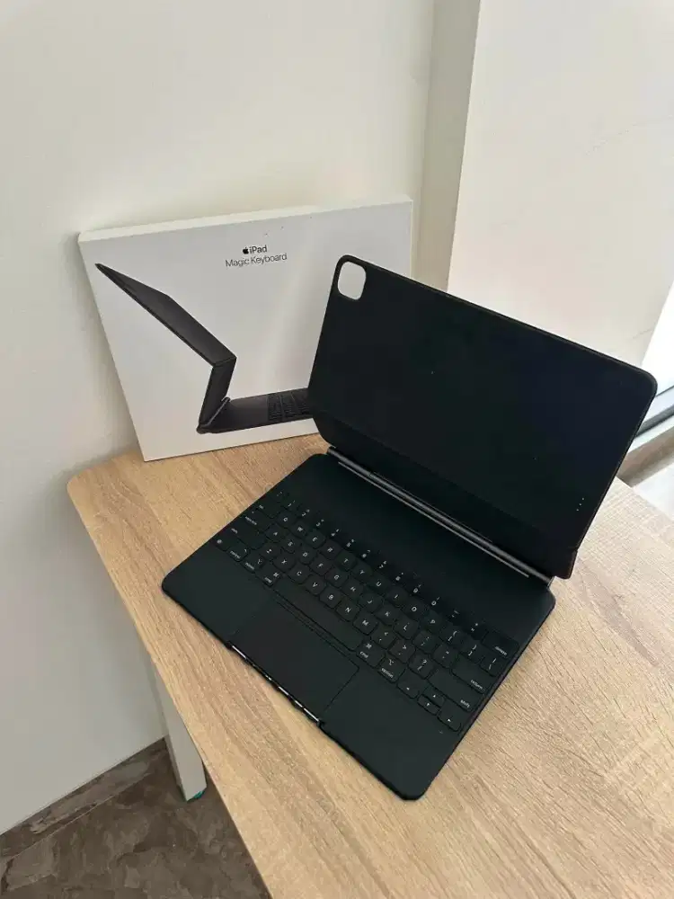 Magic Keyboard iPad Pro 12,9 Inch ( Gen 3,4 atau 5 )