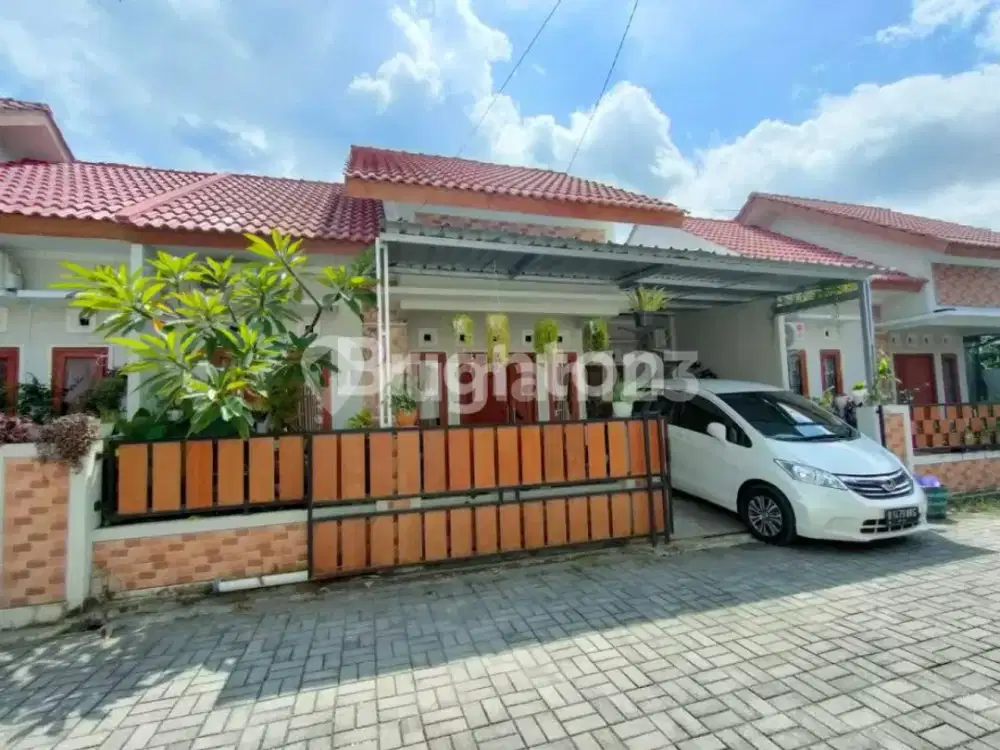 RUMAH CANTIK DEKAT KAMPUS