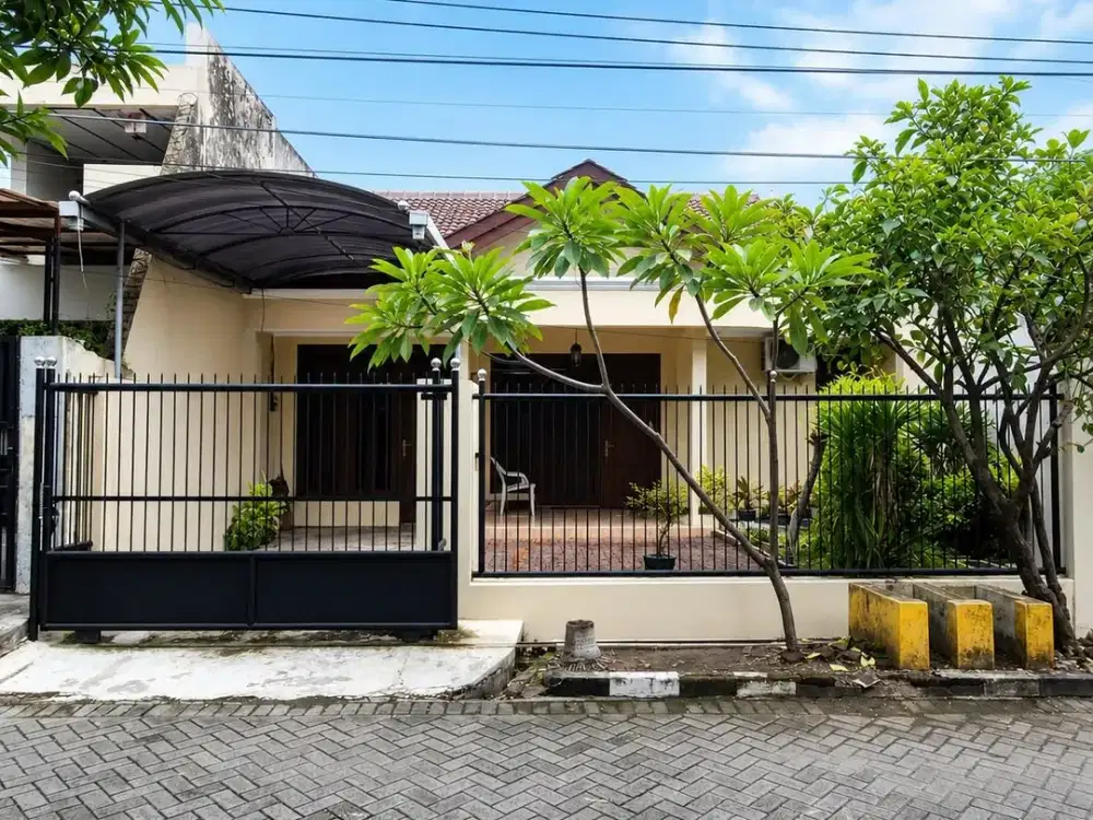 Dijual Rumah Bagus & Siap Huni, Dekat Madam Chang Surabaya Barat