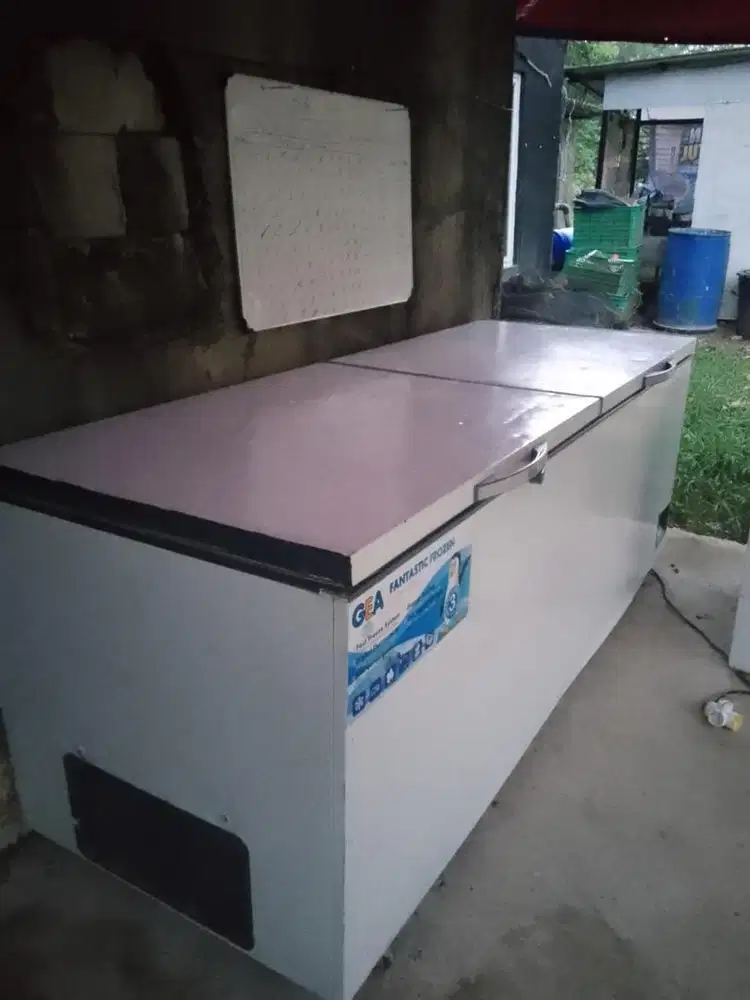 Dijual frezer GEA 1200 Liter masih jos