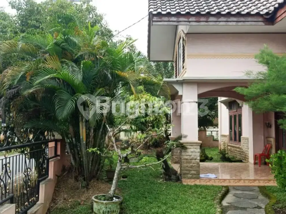 RUMAH MEWAH 2LT LOKASI STRATEGIS PINGGIR JALAN ASPAL SEI BAHOROK MEDAN BARU