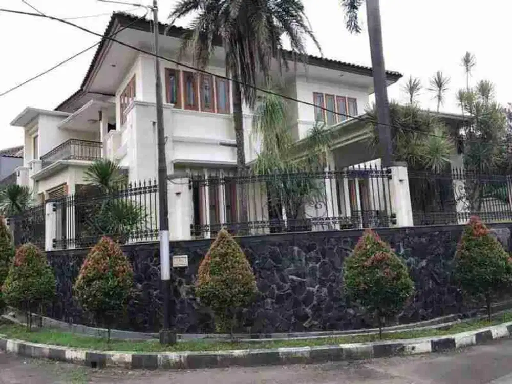 Rumah Mewah Dalam Komplek Elit Bawah NJOP Dekat Binus Kemanggisan Palmerah Jakarta Barat