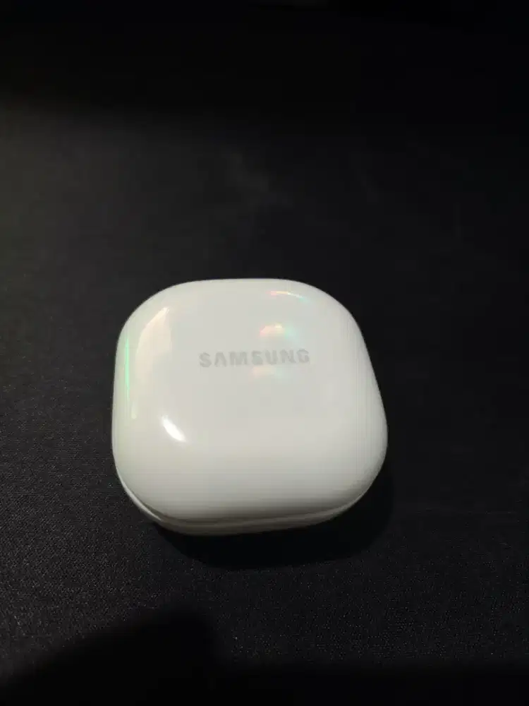 Samsung Galaxy Earbuds 2 by AKG