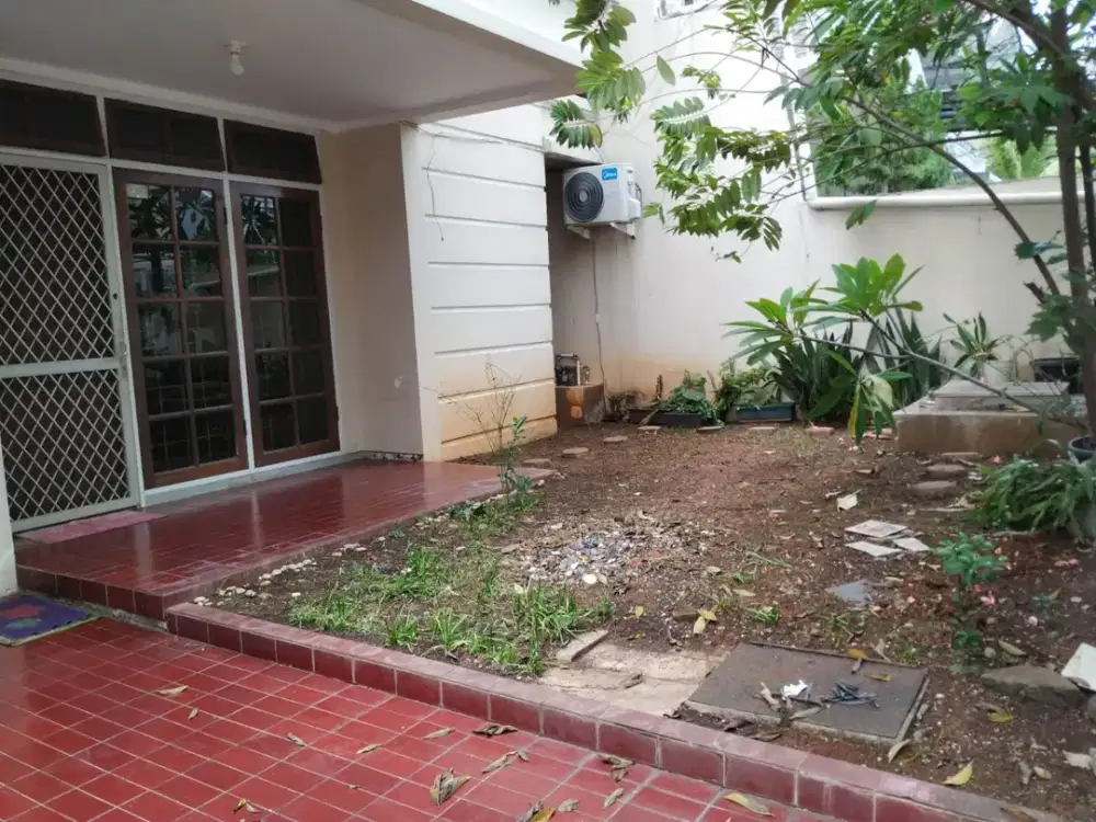 Dijual Rumah standard, sejuk, ventilasi bagus, Cahaya matahari Berlimpah Di Janur Indah