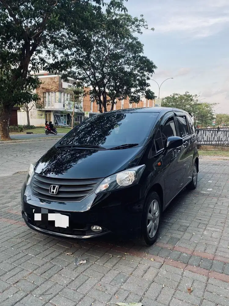 Honda Freed SD A/T Tahun 2012 Warna Hitam