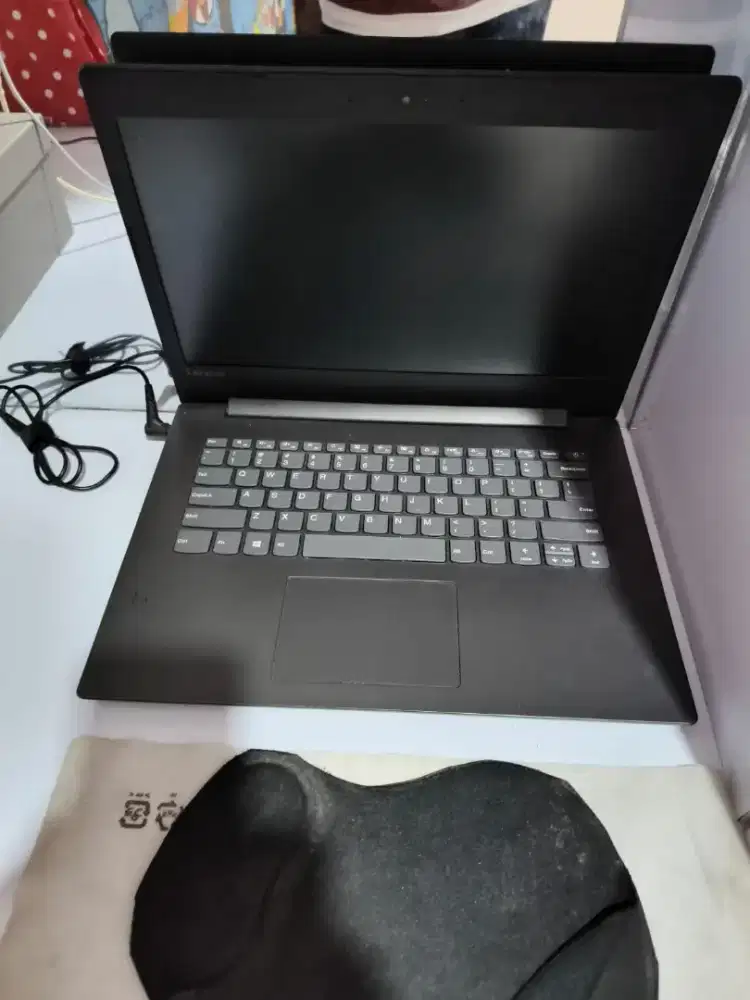 di jual leptop jarang di pakai masih lengkap dus tas dll nya