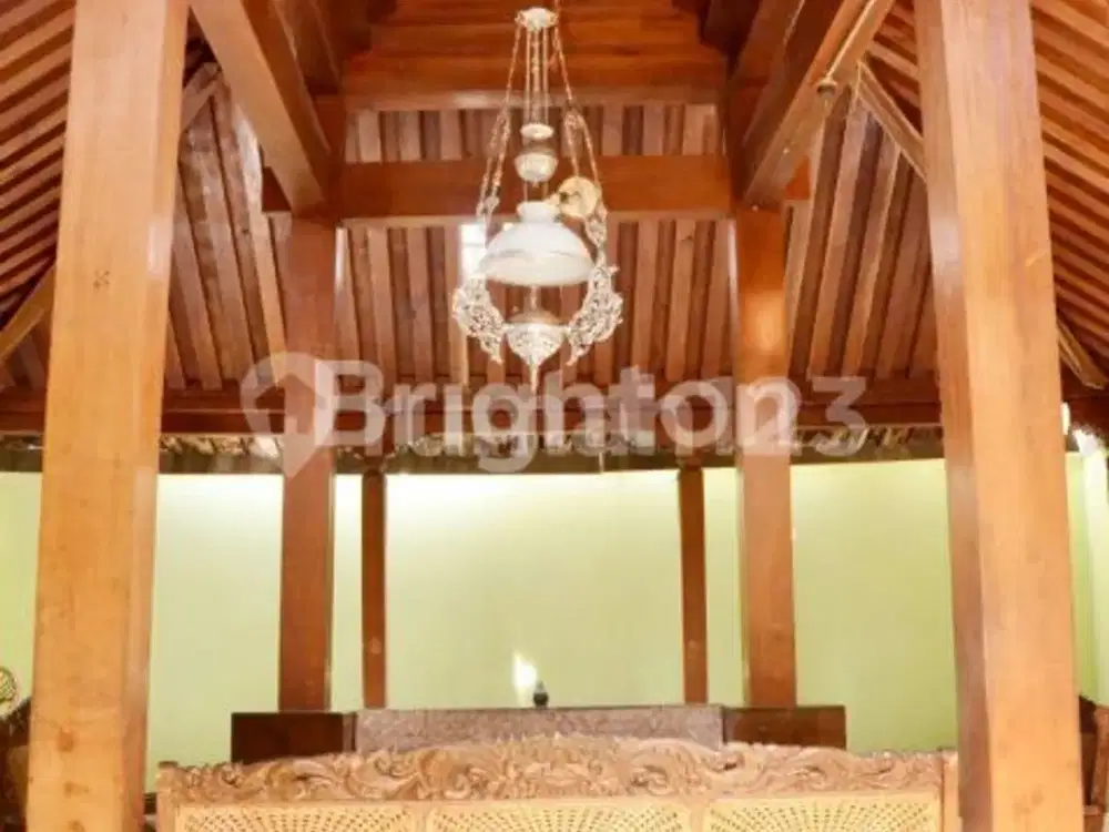 RUMAH JOGLO DI KOTA GEDE