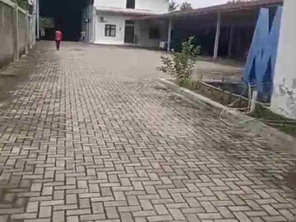 Dijual gudang siap pakai jln.magelang mlati sleman yogyakarta.