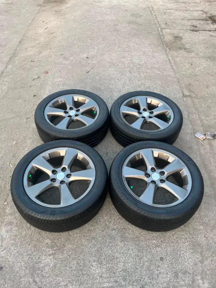 jual veleg ori copotan harrier r 18 ban 235 50  r 18 thn 2024