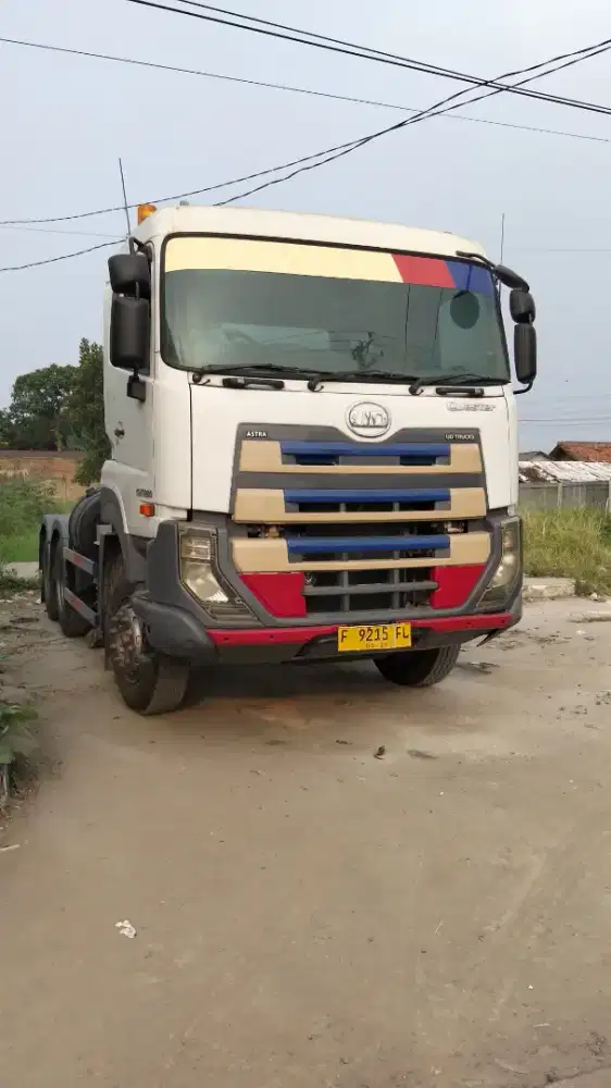 UD truk Nissanquester gwe 280