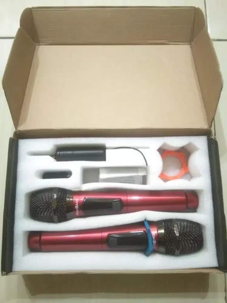 Di jual mic wearless baru beli 2 1 bulanan di jamin msh bagus 100%