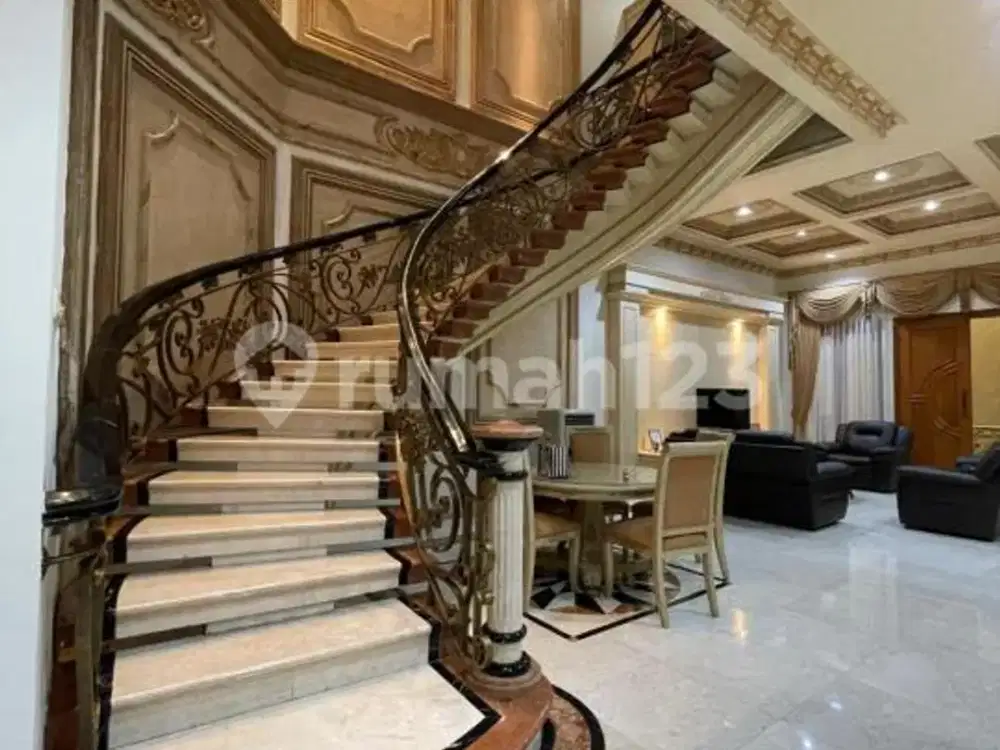 Classic Luxury House, Cluster Walet Indah Pik