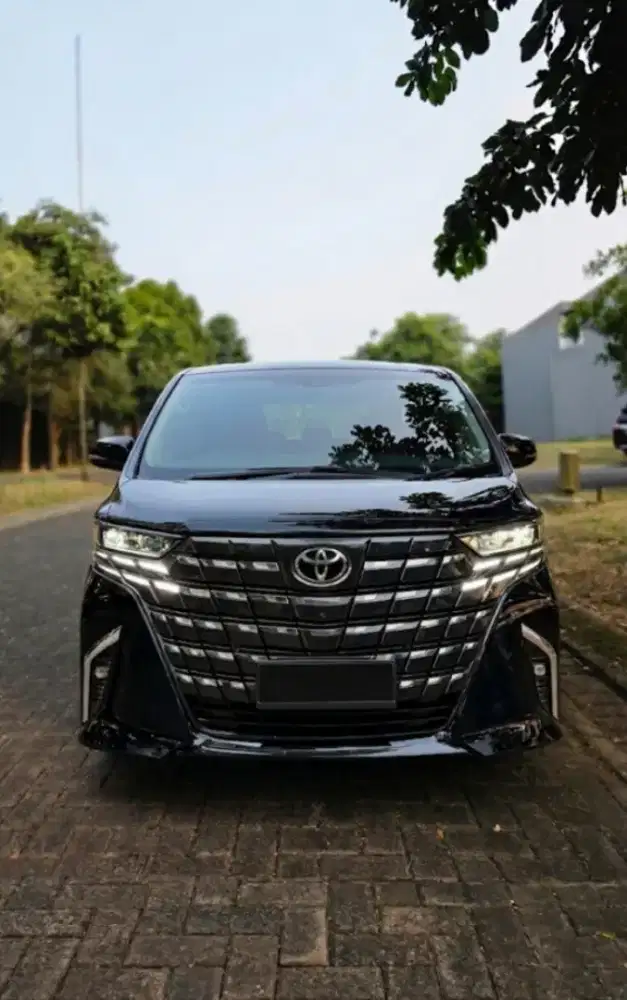 Toyota 
Alphard G Hybrid 
HEV (Hybrid)