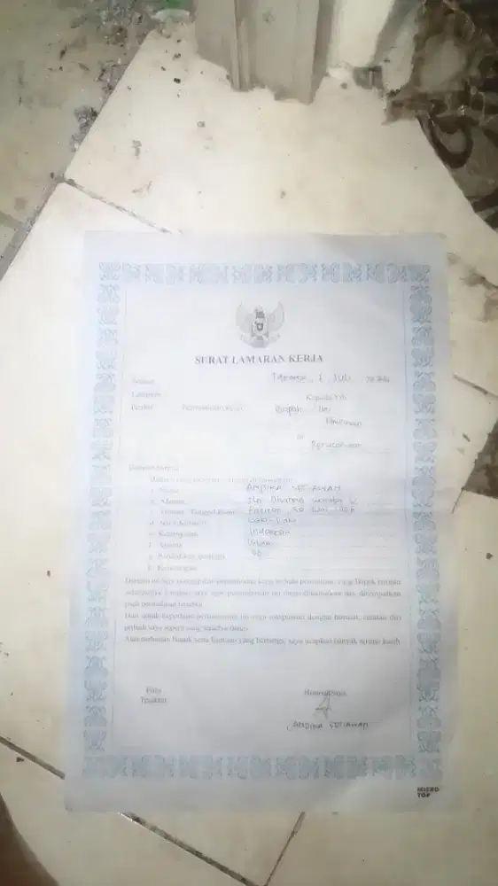 Sedang lagi cari kerjaan.