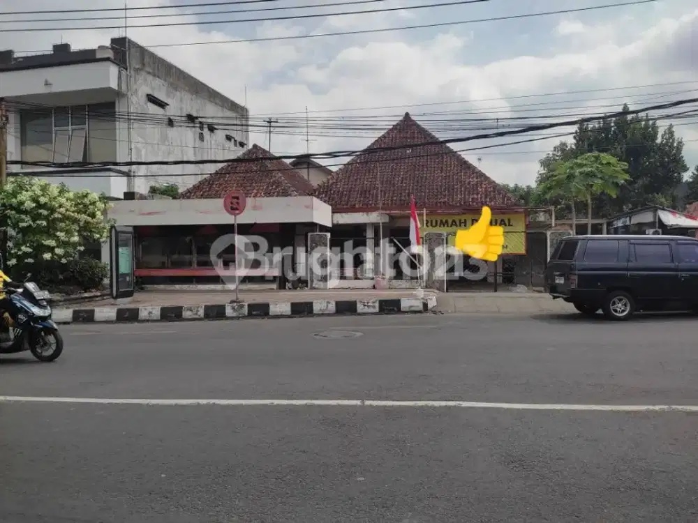 RUMAH CANTIK DI TENGAH KOTA