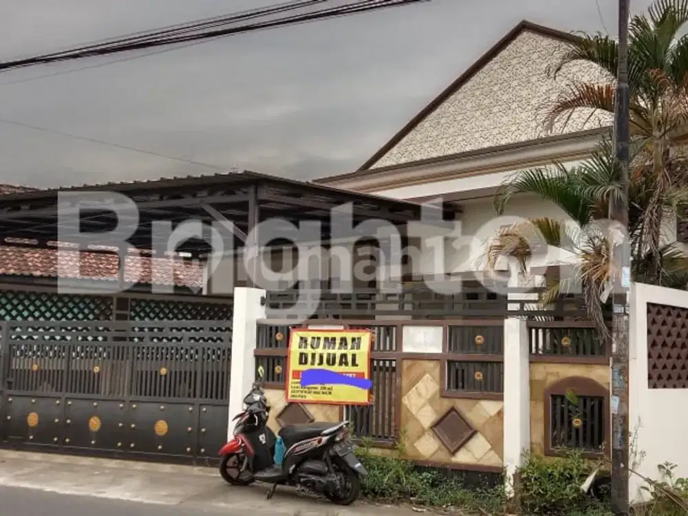 Rumah Besar Pinggir jalan Potorono Bantul