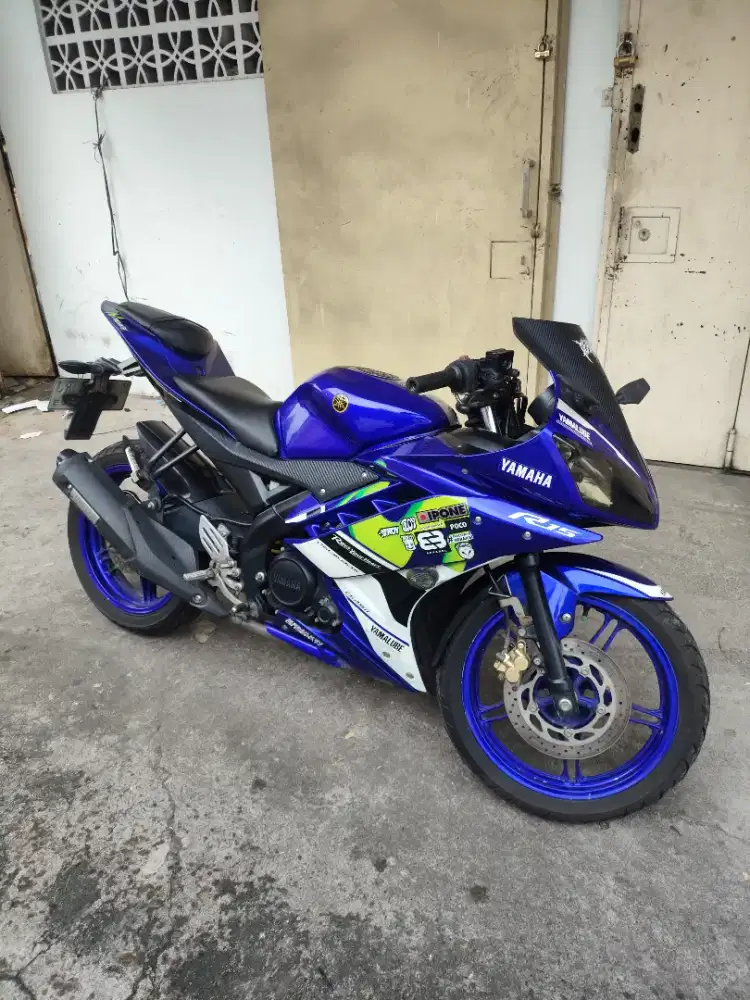 YAMAHA R15 V2 2015