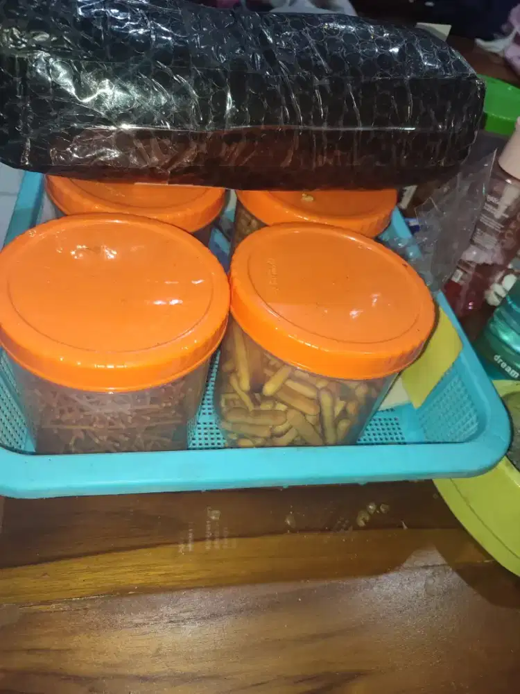 TENAGA SERABUTAN PRODUKSI KARET