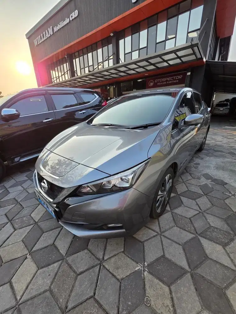 Nissan leaf ev two tone Matic Tahun 2021