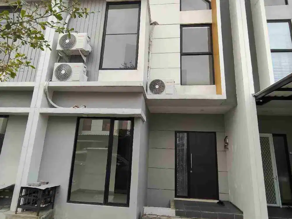 Disewakan rumah eastern park ada AC tiap kamar perumahan Grand Eastern, Surabaya timur