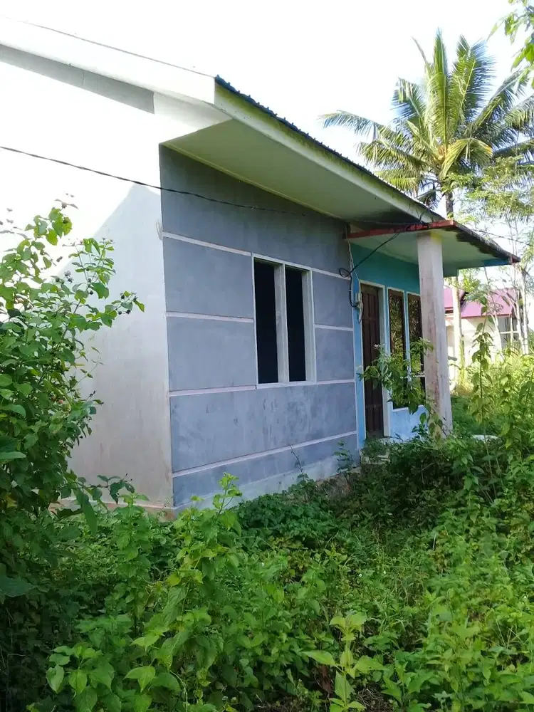DIJUAL SEBIDANG TANAH, LUAS 600 m². BERISI 2 RUMAH DENGAN TIPE 70