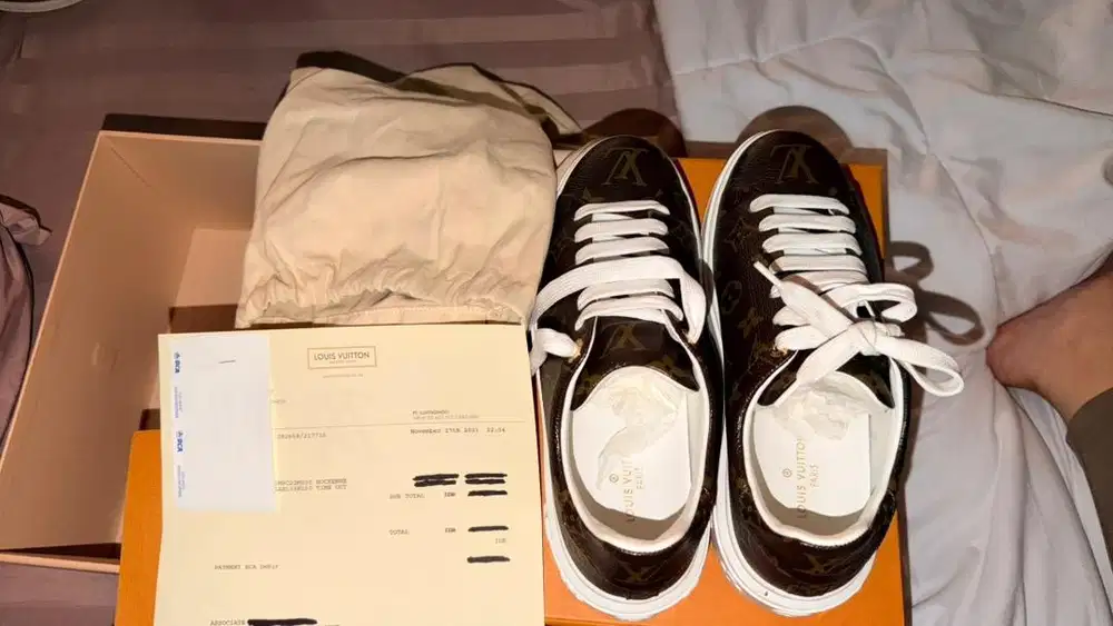 sepatu lv brown monocrom