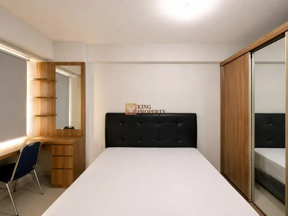 Studio Green Bay Pluit Minimalist Warm Wood Design Dekat Baywalk Mall & Trans Jakarta