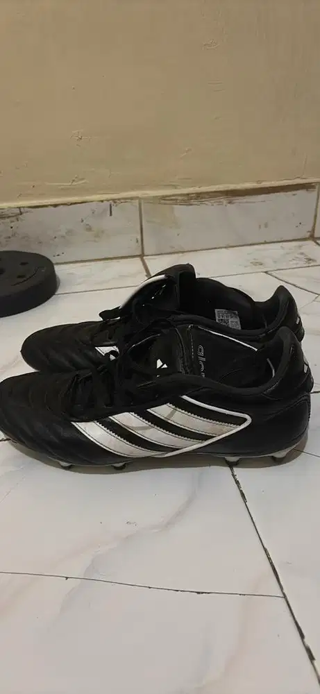 Sepatu Bola Adidas Gloro original