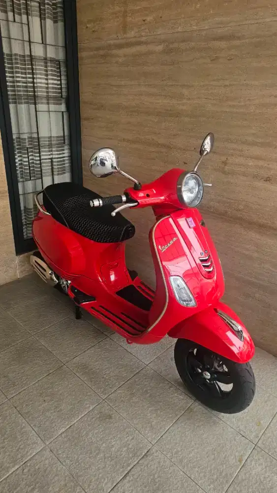VESPA LX 125 I-GET PAJAK HIDUP