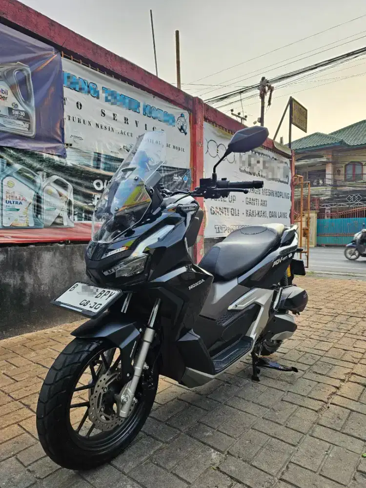 Honda Adv 160 Cbs thn 2025 like new