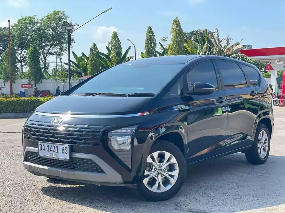 Hyundai stargazer 1.5 AT tipe Trend captain seat