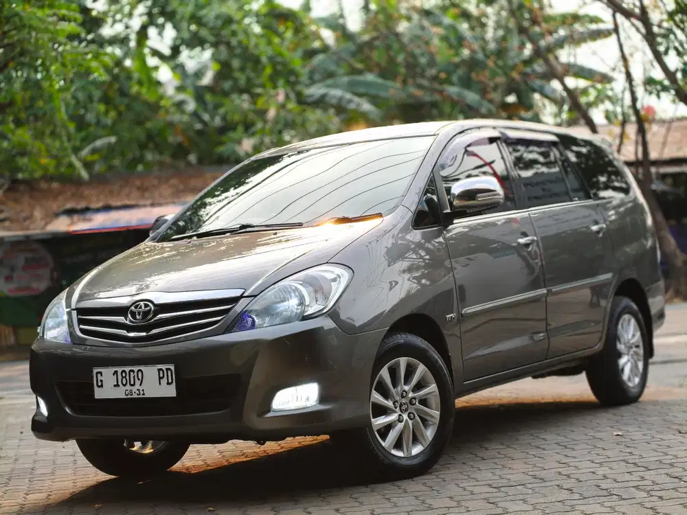 Innova V Luxury 2.0 Matic 2009 Bensin