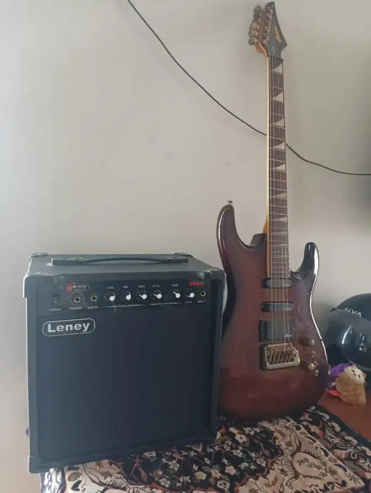 Gitar listrik dan amplifier