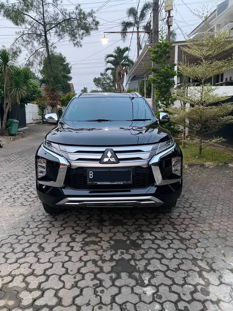Mitsubishi Pajero Dakkar diesel matic th 2021 Akhir Hitam metalik