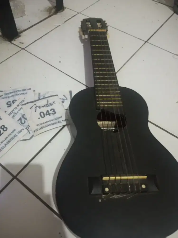 Gitar kecil senar 6