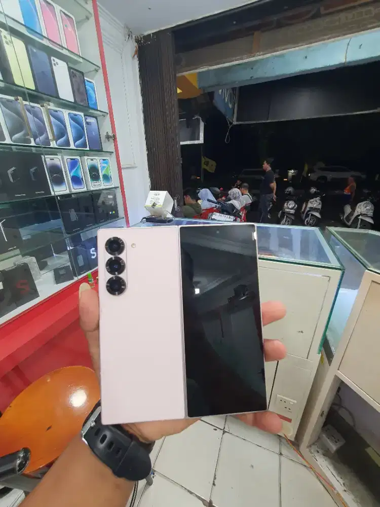 Samsung Z fold 6 12/512 mulud