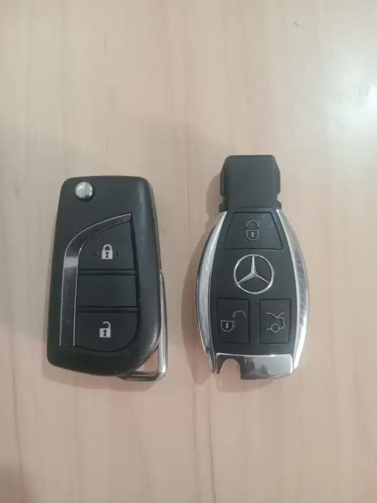 Kunci remote mobil