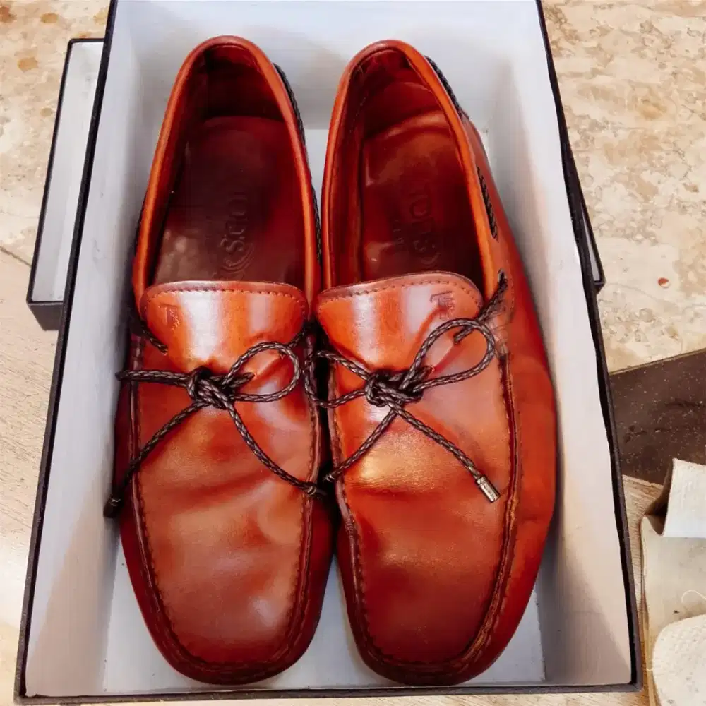 Dujual sepatu merk tods