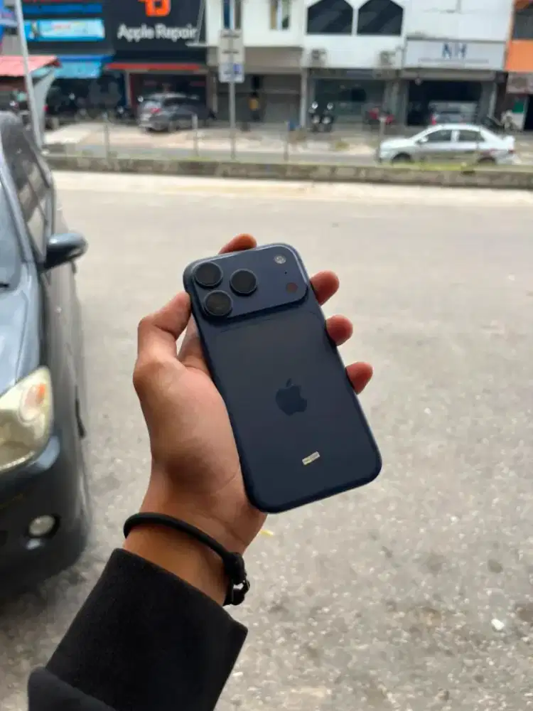 IPhone 17PRO 256GB IBOX LIKE NEW