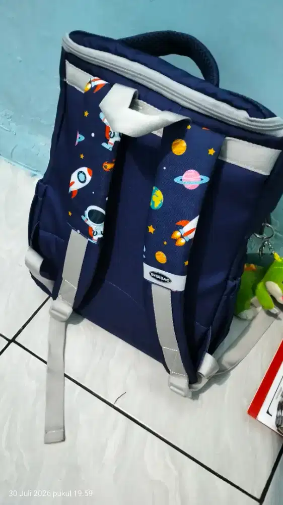 Di Cari momong anak laki kelas 1 SD