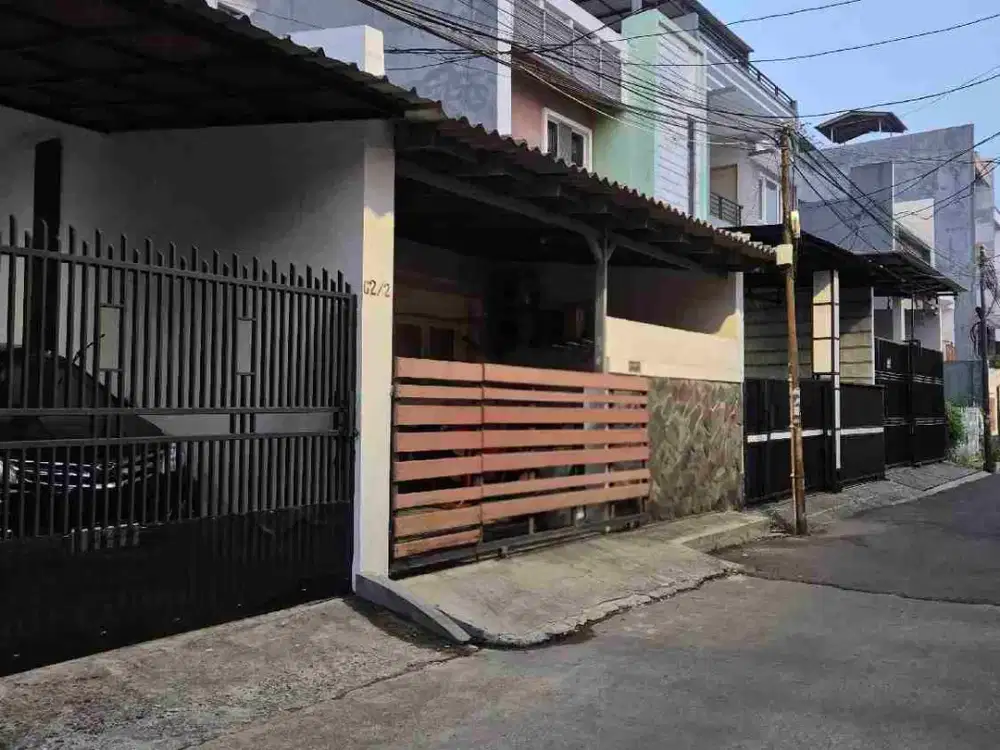 rumah taman ratu dekat kuliner, hadap barat, lebar 7, dekat tanjung duren jakarta barat