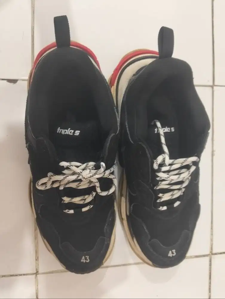 Jual sepatu Balenciaga Triple S