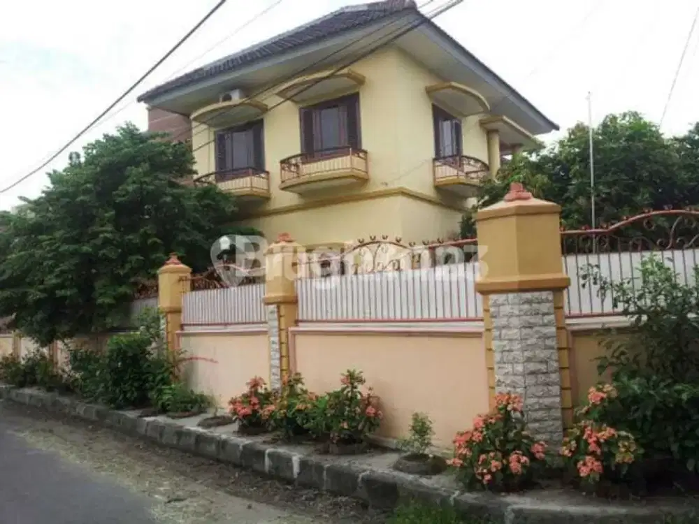 Rumah Mewah Dalam Perumahanyang Sudah Berkembang